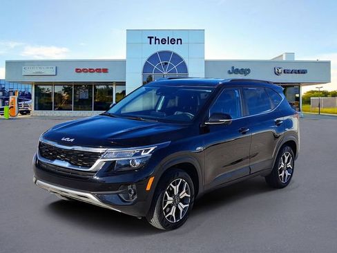 Used 2023 Kia Seltos EX image 2