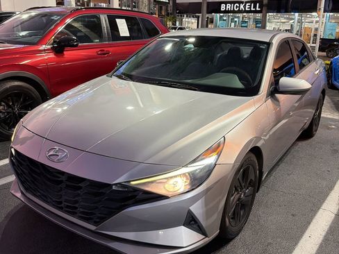 Used 2022 Hyundai Elantra SEL image 6