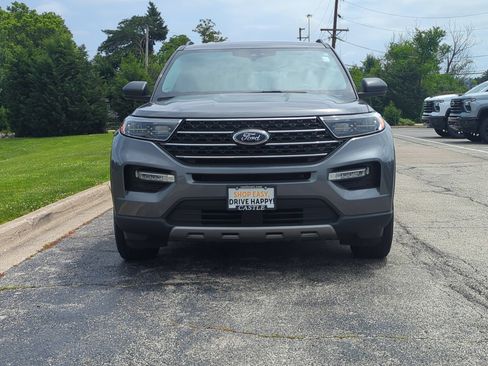 Used 2023 Ford Explorer XLT w/ Equipment Group 202A AWD/4WD image 16