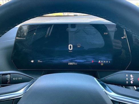 Certified 2025 Chevrolet Equinox LT w/ Convenience Package II image 11