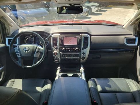 Used 2019 Nissan Titan SV w/ SV Convenience Package AWD/4WD image 14