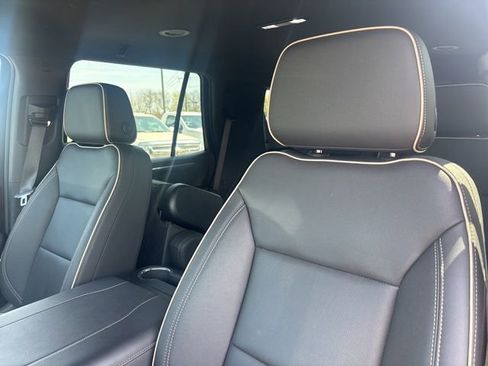 Used 2025 Chevrolet Tahoe Premier image 5