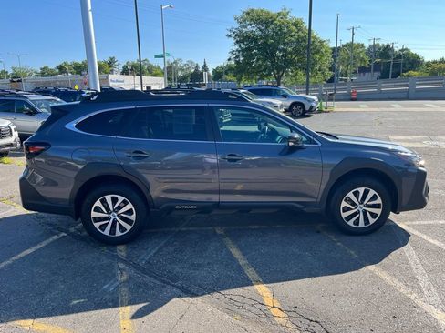 Certified 2025 Subaru Outback Premium w/ Popular Package #1A AWD/4WD image 4