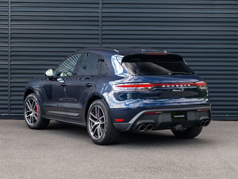 Certified 2023 Porsche Macan S AWD/4WD image 3