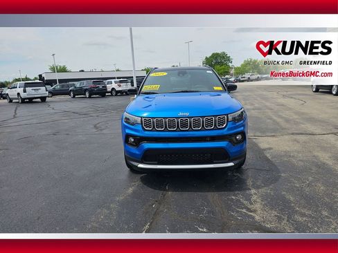 Used 2025 Jeep Compass Limited AWD/4WD image 12