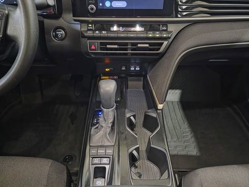 Used 2025 Toyota Camry LE image 20