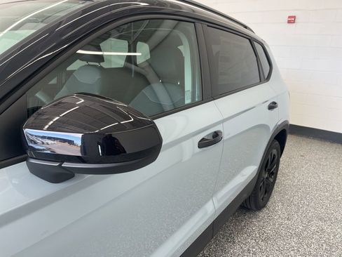 New 2026 Volkswagen Taos SE FWD image 10