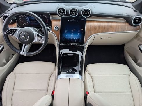 Used 2024 Mercedes-Benz GLC 300 image 4