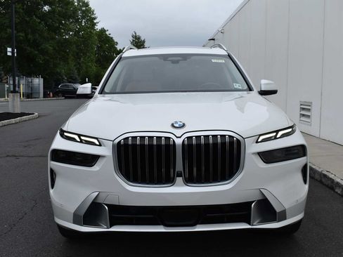 Used 2024 BMW X7 xDrive40i AWD/4WD image 2