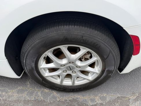 Used 2023 Chrysler Pacifica Touring-L FWD image 31