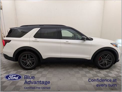 Used 2025 Ford Explorer ST w/ Sun And Sound Package image 2