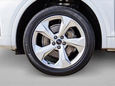 Used 2023 Audi Q5 2.0T Premium Plus w/ Premium Plus Package AWD/4WD image 9