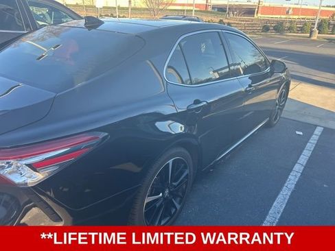 Used 2019 Toyota Camry XSE image 3