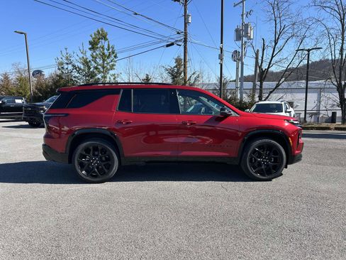 New 2026 Chevrolet Traverse RS w/ LPO, Floor Liner Package image 2