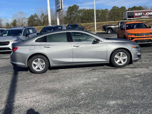 Used 2023 Chevrolet Malibu LS FWD image 2
