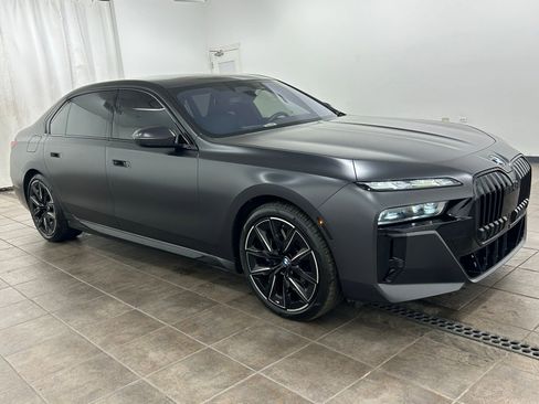 Used 2023 BMW 760i xDrive image 6