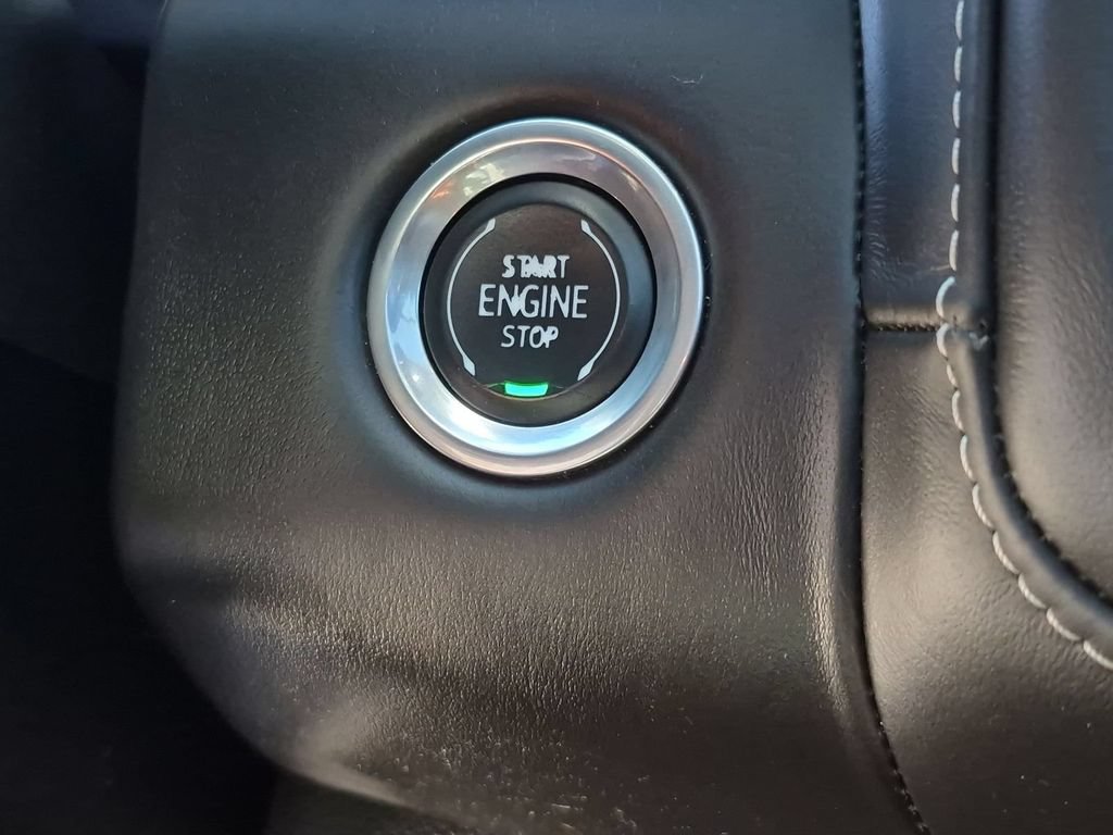 Used 2024 GMC Yukon Denali Ultimate AWD/4WD image 9
