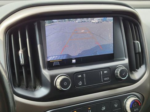 Used 2022 Chevrolet Colorado Z71 AWD/4WD image 19