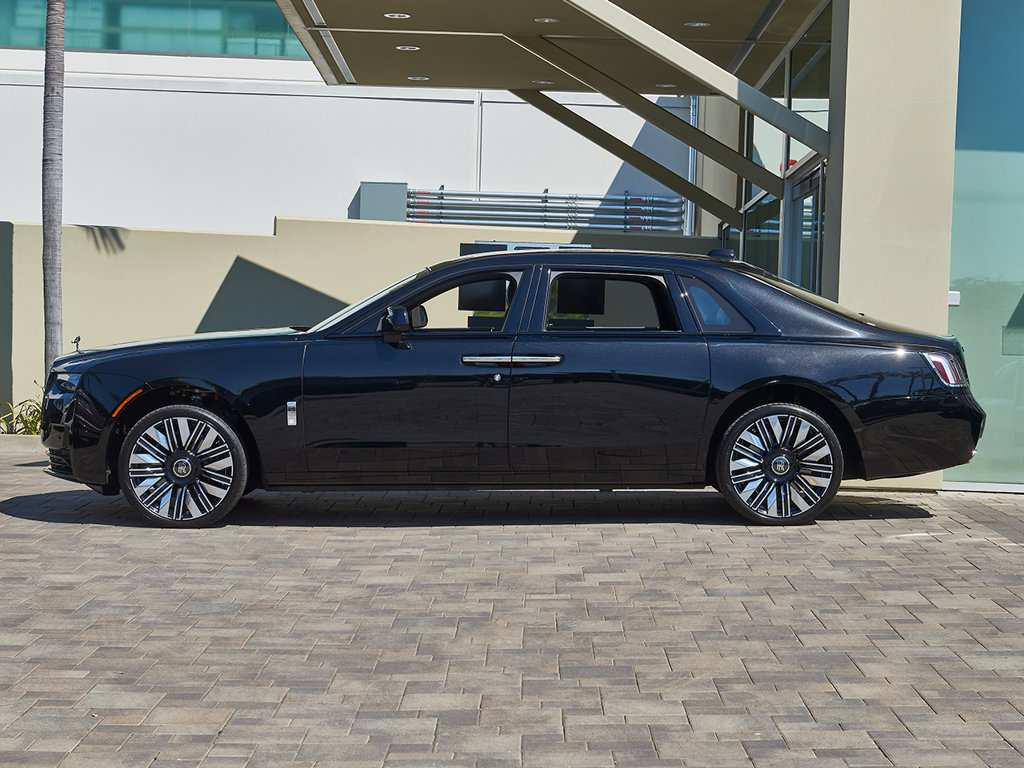 Used 2026 Rolls-Royce Ghost Extended Wheelbase AWD/4WD image 3