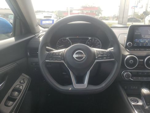 Used 2024 Nissan Sentra SV FWD image 12