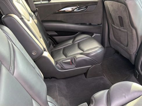 Used 2018 Cadillac Escalade Platinum image 85