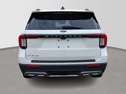 Certified 2026 Ford Explorer Active w/ Active Comfort Package RWD image 5