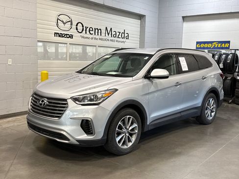 Used 2017 Hyundai Santa Fe SE AWD/4WD image 1