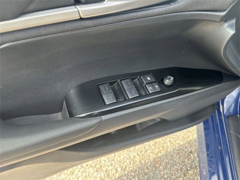 Used 2025 Toyota Camry LE image 13