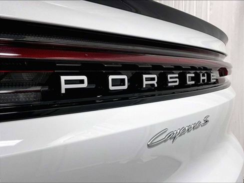 Used 2024 Porsche Cayenne S image 33