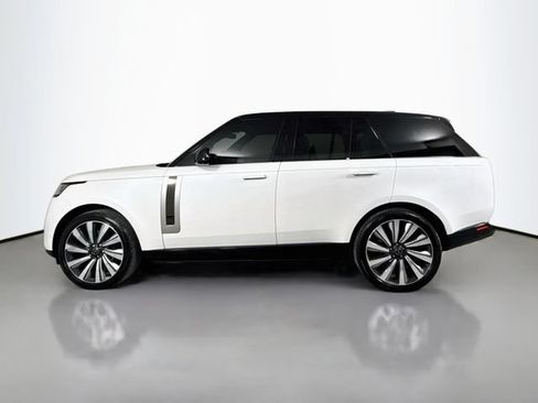 Certified 2025 Land Rover Range Rover SV AWD/4WD image 8