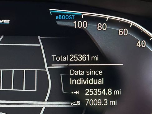 Used 2023 BMW 530e w/ Executive Package image 25