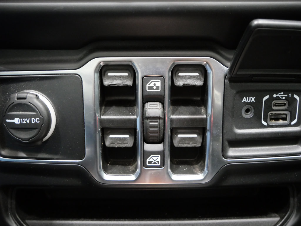 Used 2022 Jeep Wrangler Unlimited Sport AWD/4WD image 21