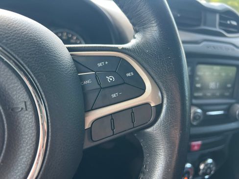 Used 2016 Jeep Renegade 75th Anniversary FWD image 18