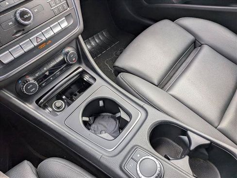 Used 2018 Mercedes-Benz GLA 250 image 11