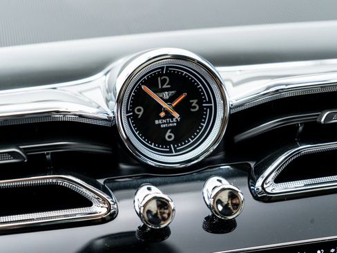 Certified 2023 Bentley Bentayga Extended Wheelbase image 40