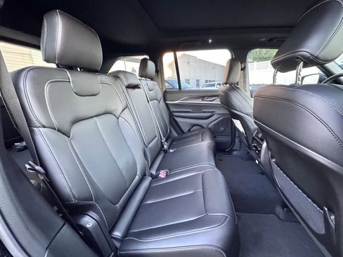 New 2025 Jeep Grand Cherokee Limited w/ MOPAR Finishing Package image 21