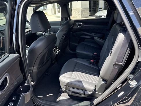 Used 2025 Kia Sorento SX Prestige AWD/4WD image 16