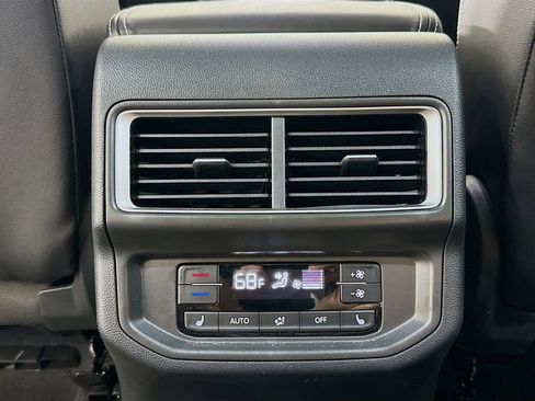 Used 2024 Volkswagen Atlas SEL AWD/4WD image 26