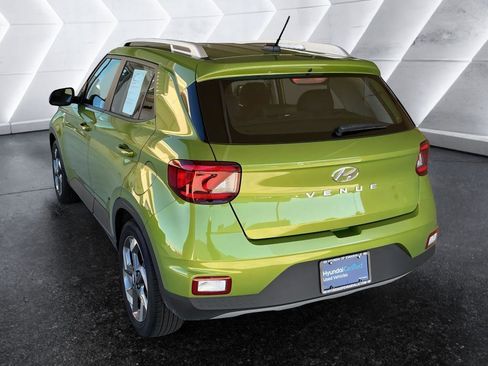 Certified 2024 Hyundai Venue SEL image 7