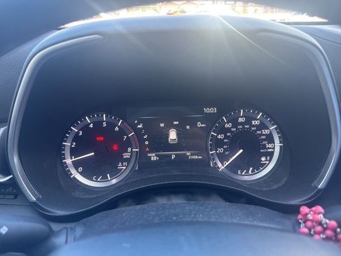 Used 2023 Toyota Highlander XLE image 9