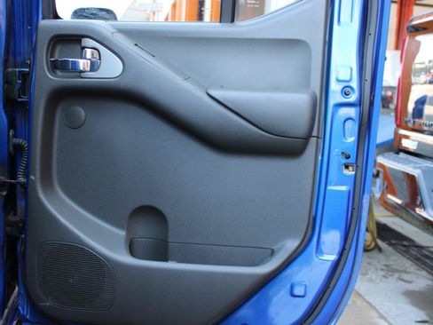 Used 2015 Nissan Frontier PRO-4X AWD/4WD image 43