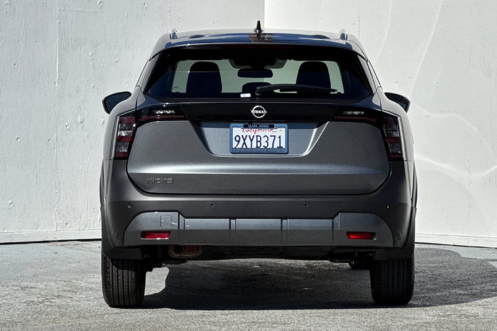 Used 2026 Nissan Kicks SV FWD image 4