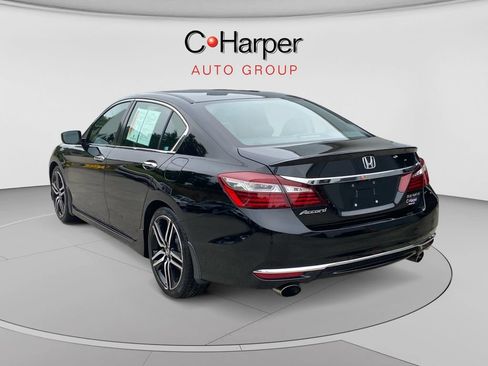 Used 2017 Honda Accord Sport image 5