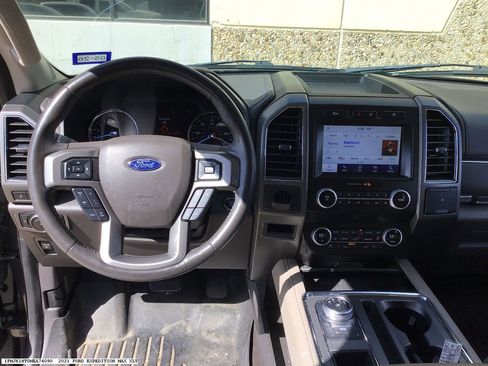Used 2021 Ford Expedition Max XLT image 13