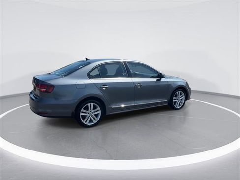 Used 2017 Volkswagen Jetta SEL FWD image 8