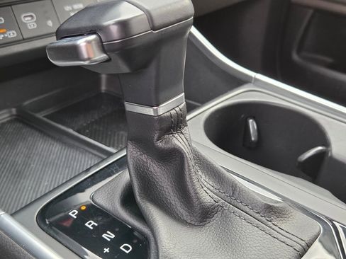 Used 2025 Kia Carnival EX FWD image 36