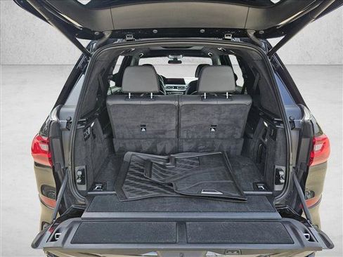 Used 2022 BMW X7 M50i AWD/4WD image 27