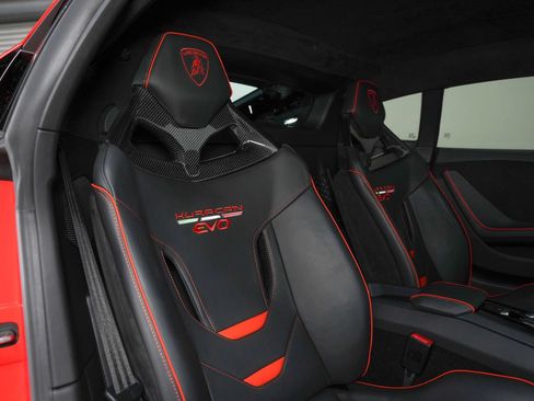 Used 2020 Lamborghini Huracan EVO RWD image 31