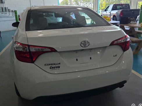 Used 2016 Toyota Corolla LE FWD image 12