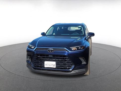 Used 2025 Toyota Grand Highlander FWD image 2